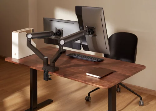 Кронштейн для мониторов Ultramounts UM733BR черный/коричневый 17-32 макс.8кг крепление к столешнице поворот и наклон