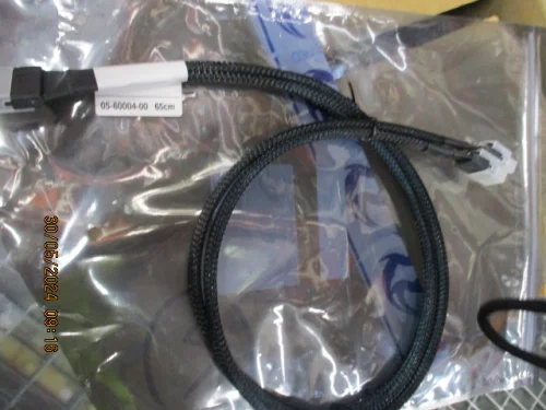 Cable, x8 SFF-8654 to 2x4 SFF-8654 (Slim SAS), 0,65M (analog 05-60004-00) (CBL-8654-2-8654-10)