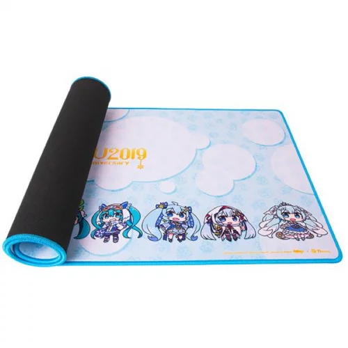 Игровой коврик для мыши Tt eSPORTS Thermaltake DASHER EXTENDED Snowmiku Edition (MP-DSH-BLKSXS-09) фото 3