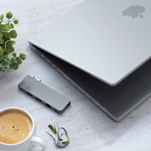 Чехол для ноутбука 16 Satechi Eco Hardshell прозрачный пластик (ST-MBP16CL) фото 3